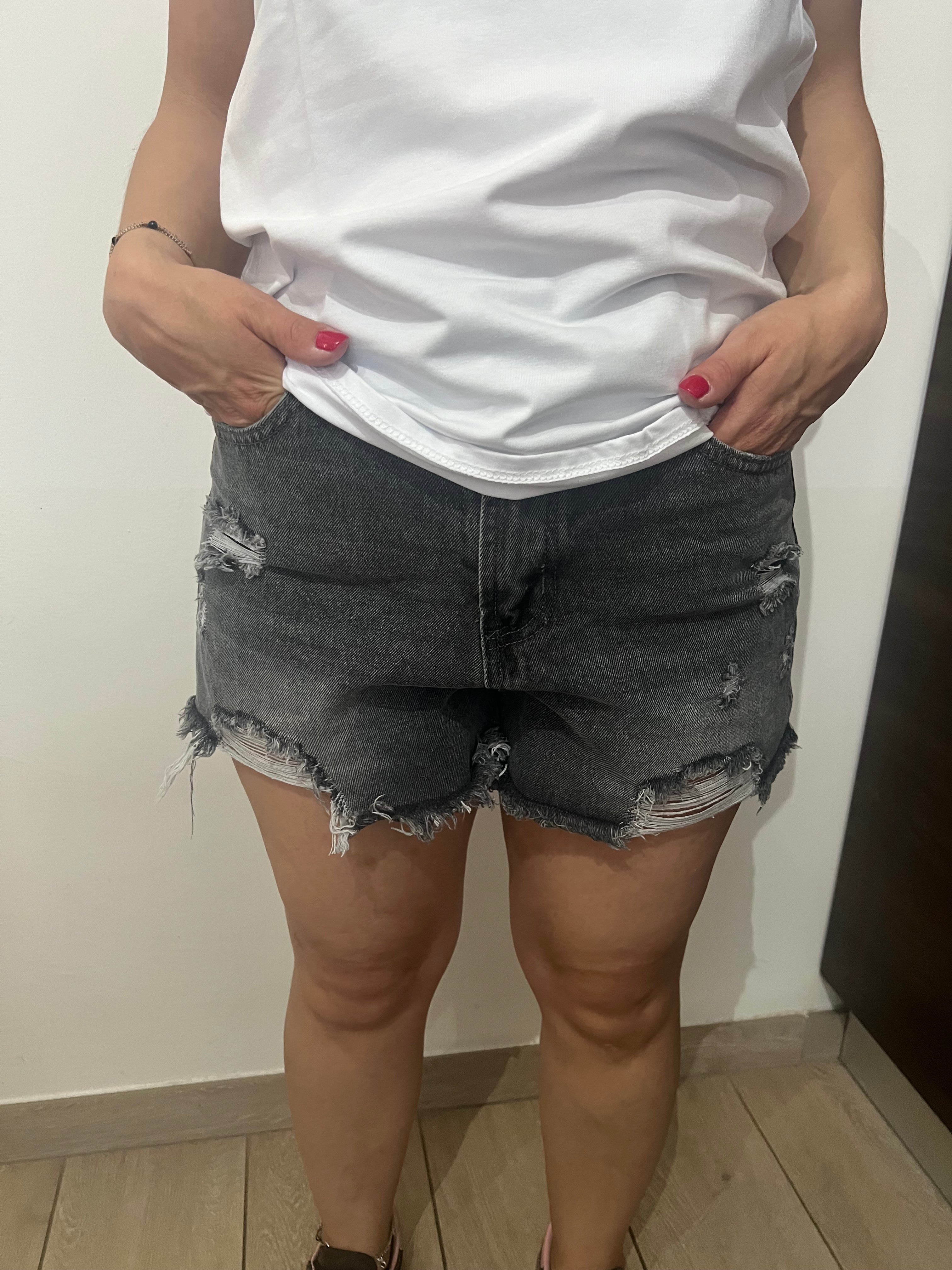 Shirt jeans strappi
